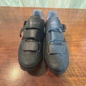 Giro Manta R Women’s Black Cycling Shoes
Size 6.5 Very Good Condition